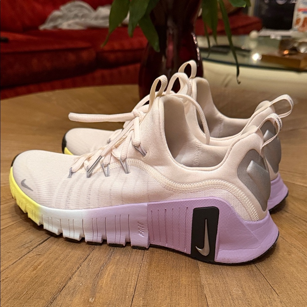 Nike Free Metcon 4 Training Sneakers Women’s 9.5 – New